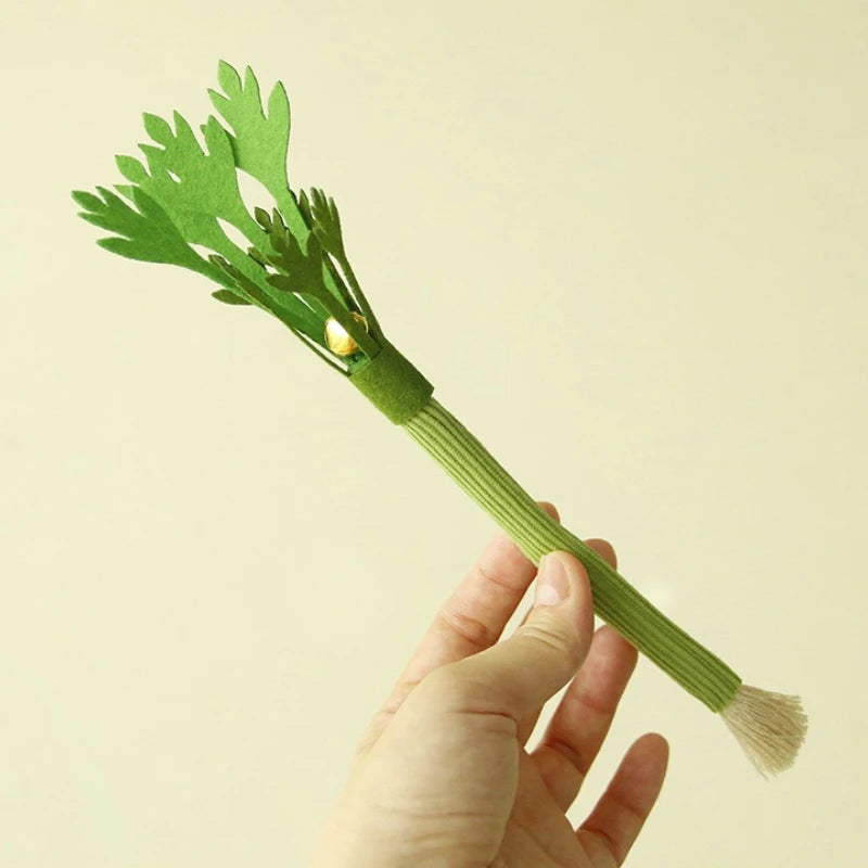 2pcs Interactive Cat Chew Toy Natural Silver Vine Stick Squeaky Celery Kitten Game Toy Bite-resistant Teeth Cleaning Cat Toy